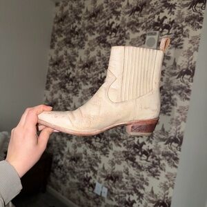 Frye Cream Leather Western Chelsea Ankle Boots